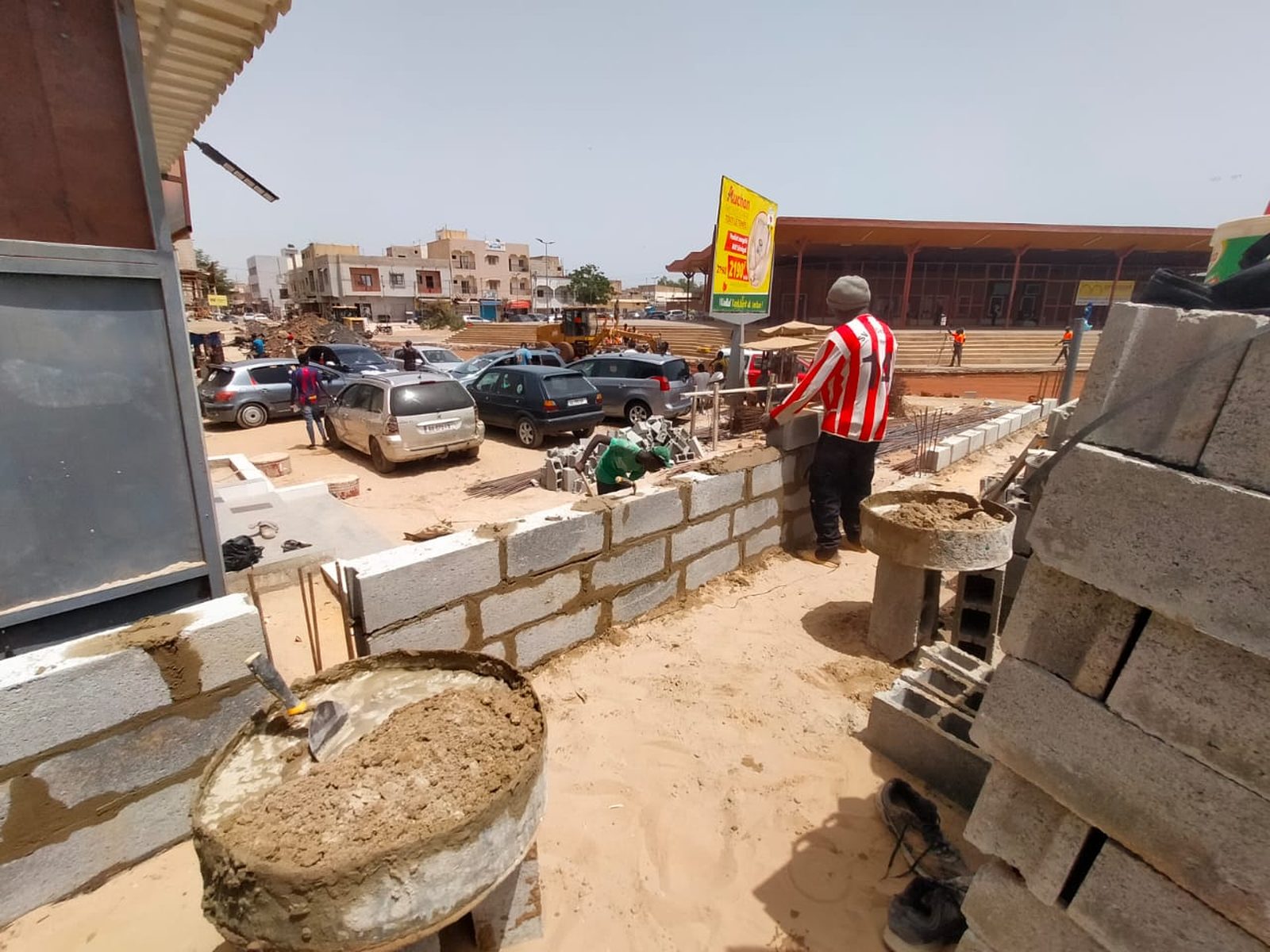 Équipe au travail sur le chantier